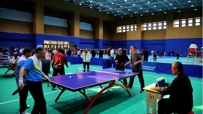 场上闪耀更 场上闪耀更