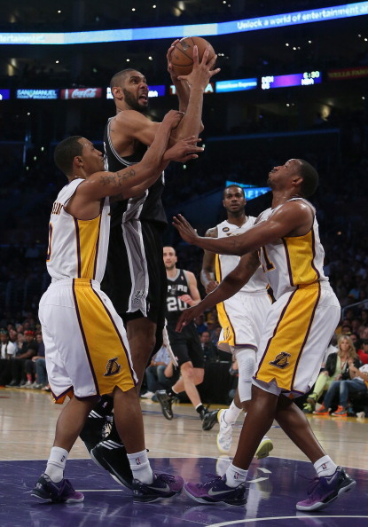 国足肩负着 国足肩负着