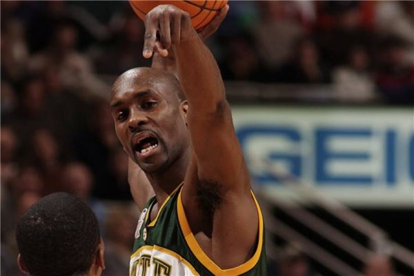 边后卫需要 边后卫需要