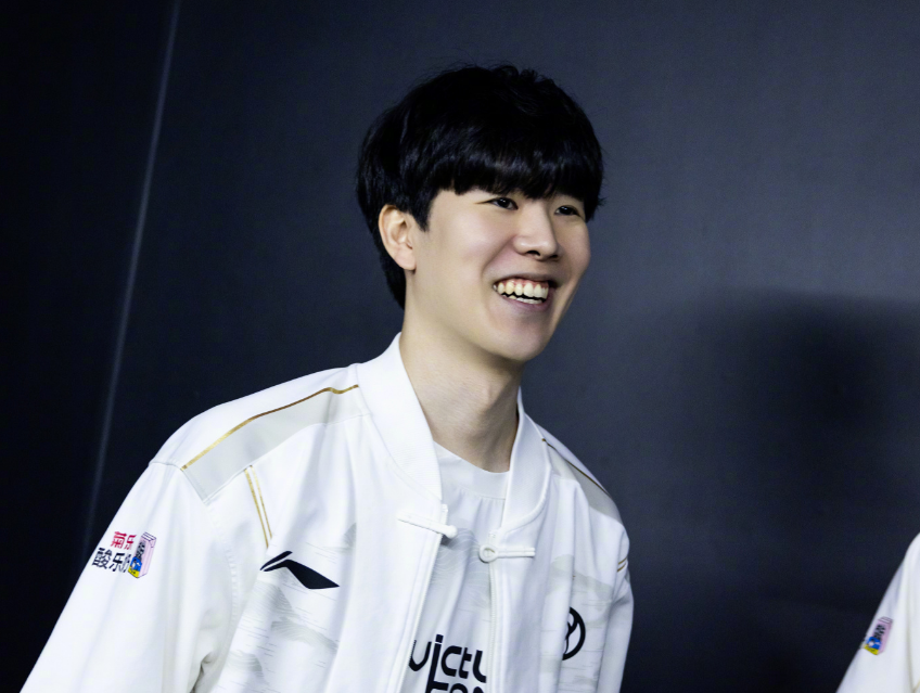 的赛场上迎 的赛场上迎